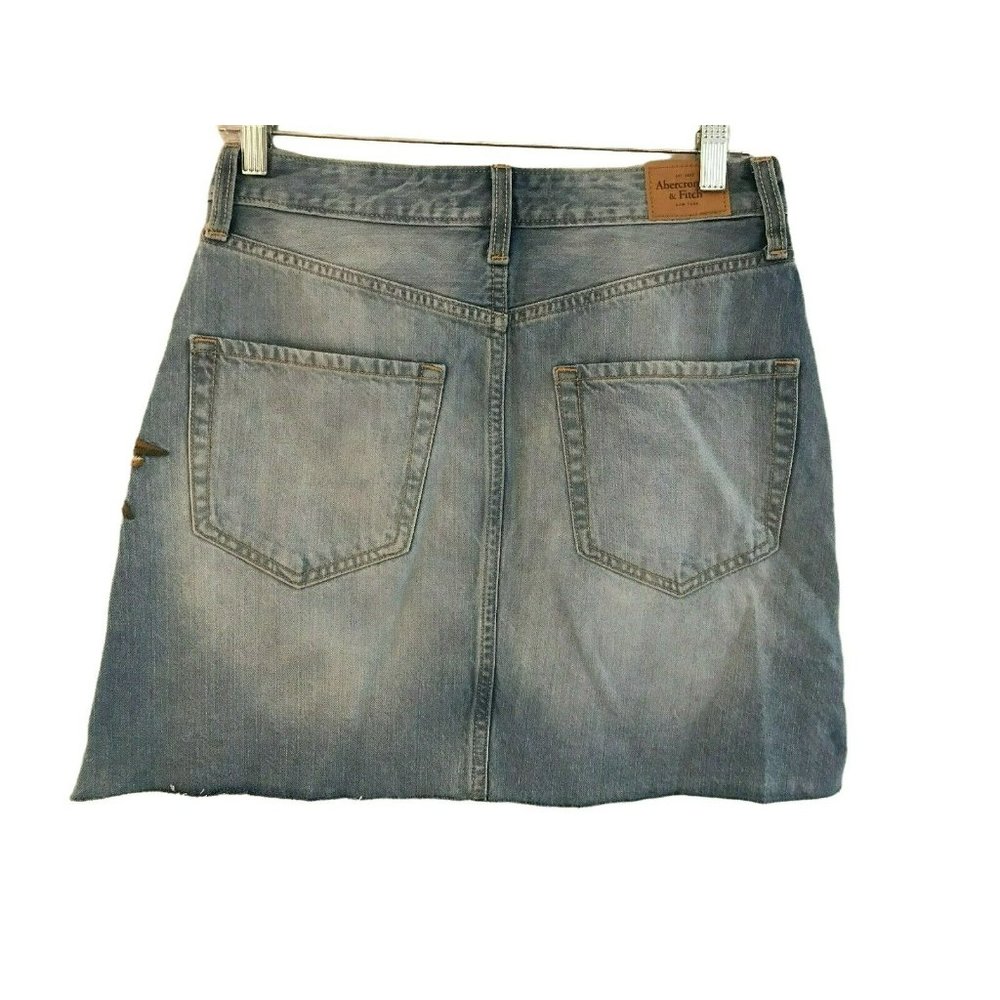 NWT ABERCROMBIE & FITCH Denim Skirt Sz 8 Light Wash Embroidered #63208 - Picture 3 of 5